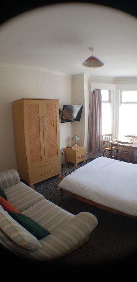 6 Berth Ground Floor Flat Glen Villa 2 เกรทยาร์มัธ ภายนอก รูปภาพ